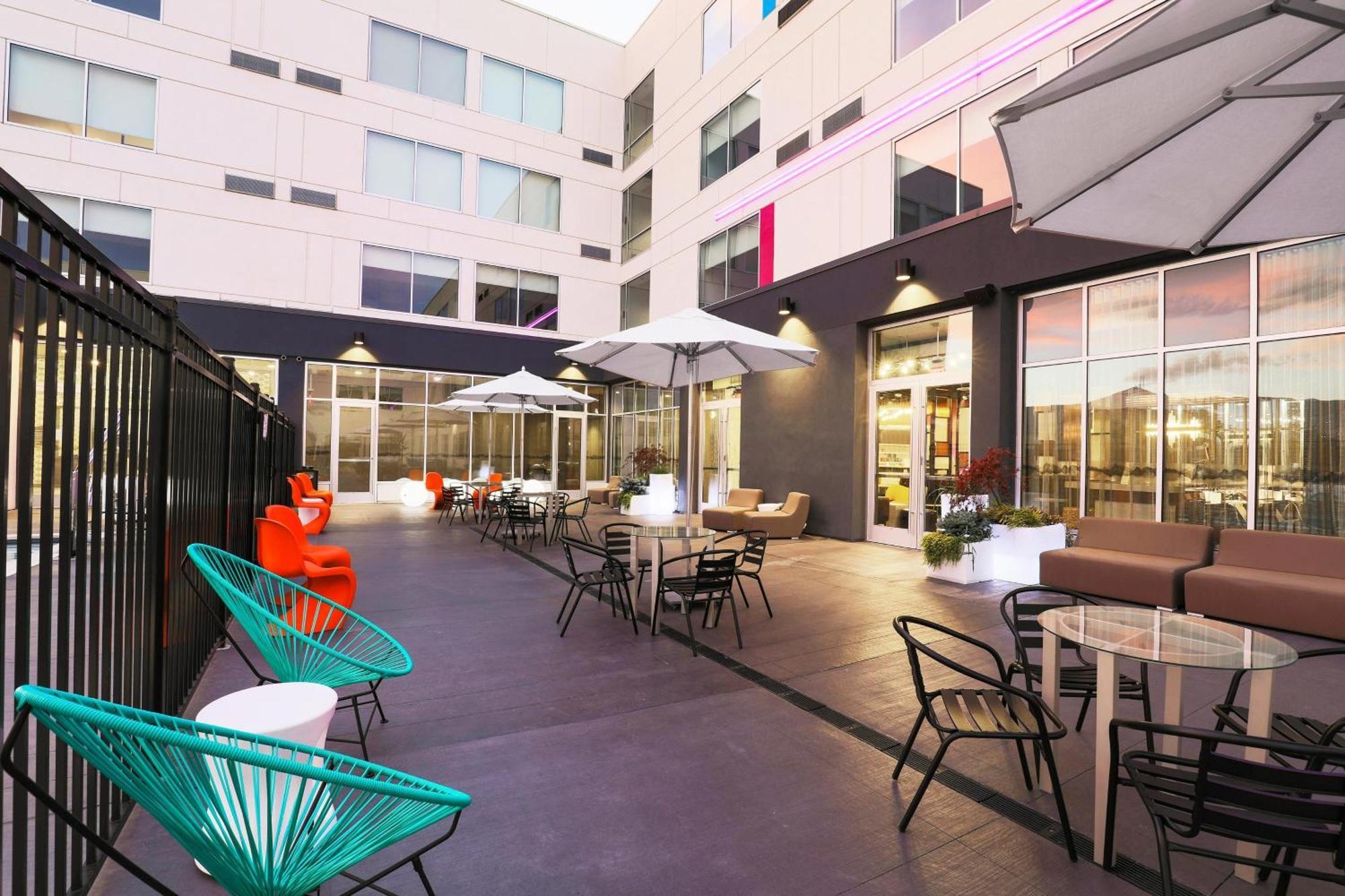 Aloft Reno Tahoe International Airport Exterior photo